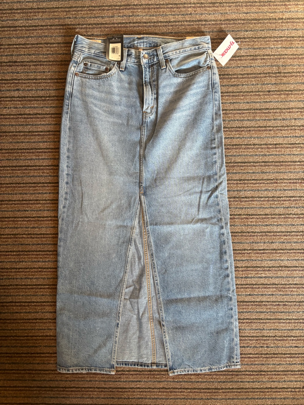 Levi’s Midi length Denim Skirt